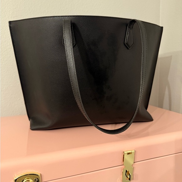 Quince Black Italian Leather Tote - Picture 5 of 11